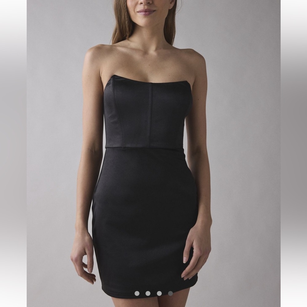 Urban Outfitters Vivien Corseted Strapless Satin Dress - black S NWT